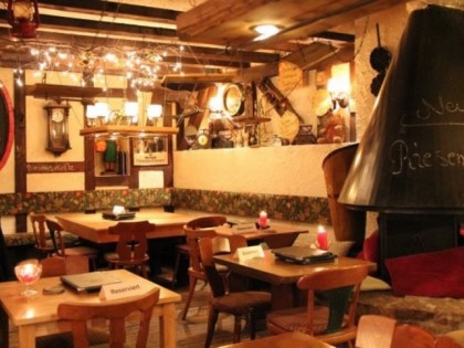 照片: Wein und Bierschanke
