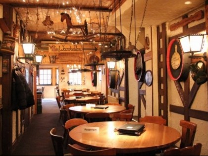 照片: Wein und Bierschanke