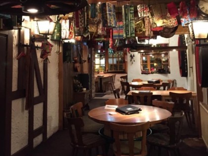照片: Wein und Bierschanke