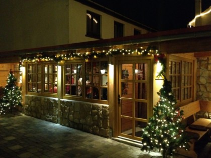 照片: Wein und Bierschanke