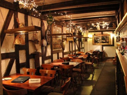 照片: Wein und Bierschanke